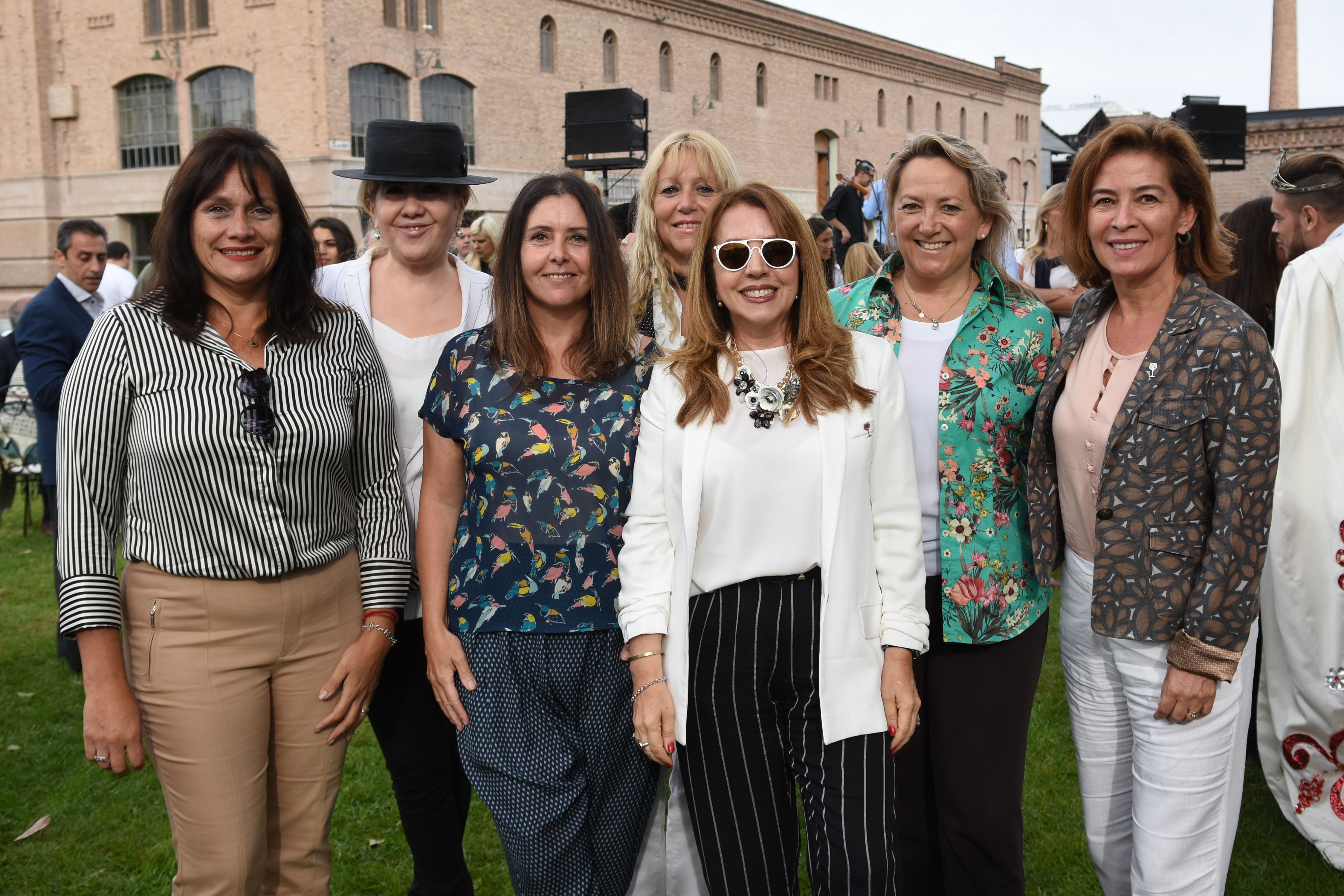 Las Mujeres del Vino. Marcela Andino, Flavia Orsini, Fátima Villagra, Liliana Seggiaro, Adriana Martínez, Cecilia Altieri y Carolina Macaya,