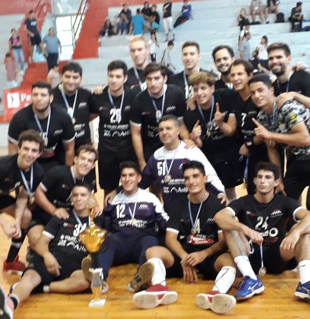 Campeones: La categoría mayor de Municiplidad de Maipú.