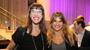 La escritora Valeria Schapira&nbsp; y Denise Aleksansder.