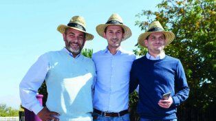 &nbsp;Pablo Minatelli (ingeniero agrónomo) y los enólogos de la bodega Sergio Pomar y Gonzalo Serrano.