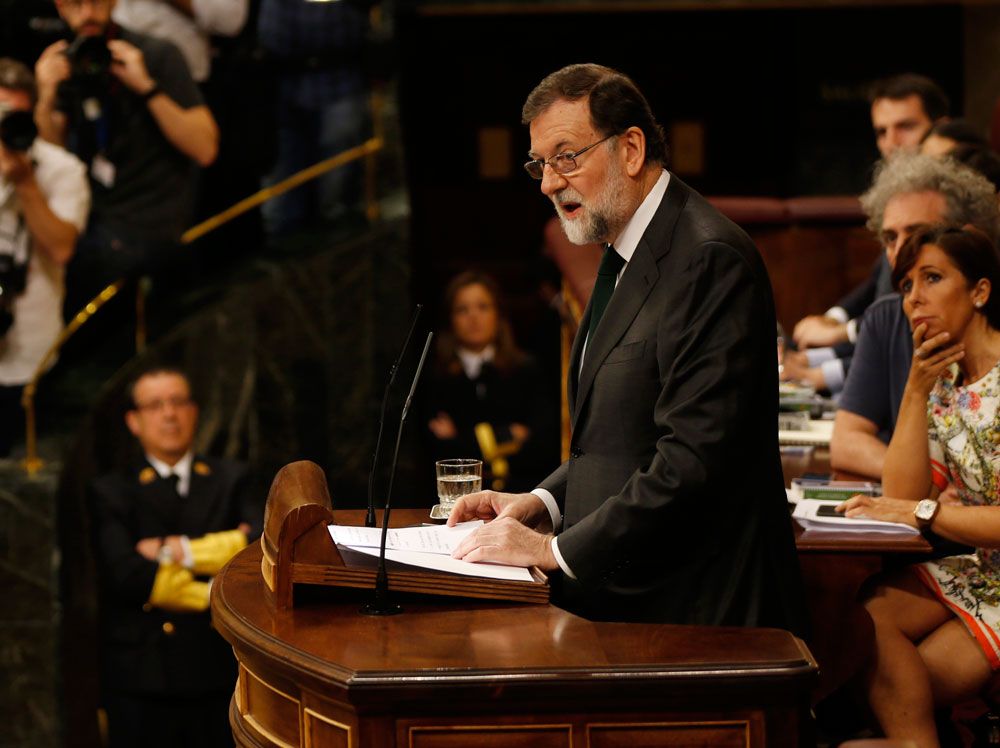 Mariano Rajoy intentó revertir la situación hablando. No pudo. Foto: AP.