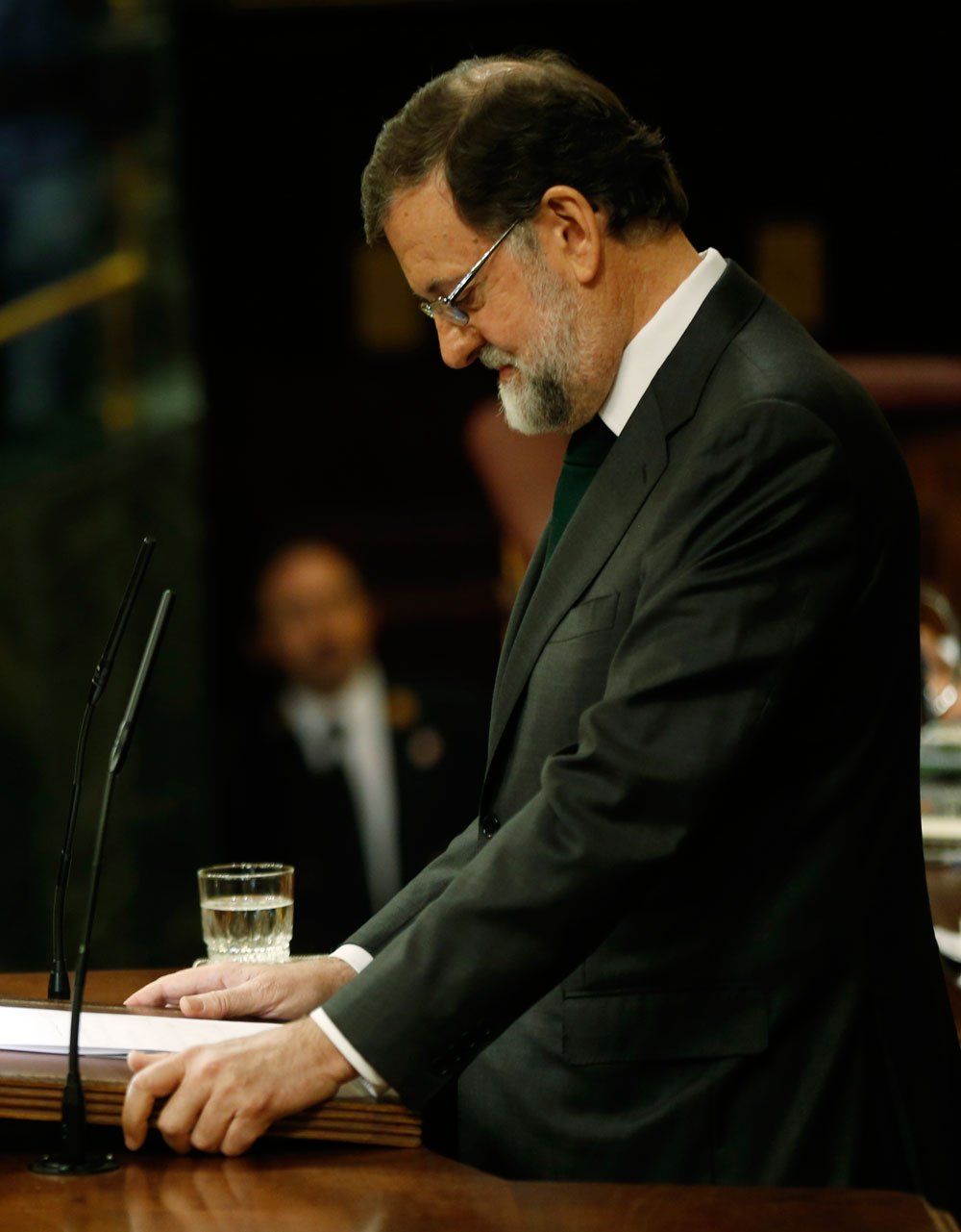 Mariano Rajoy intentó revertir la situación hablando. No pudo. Foto: AP.