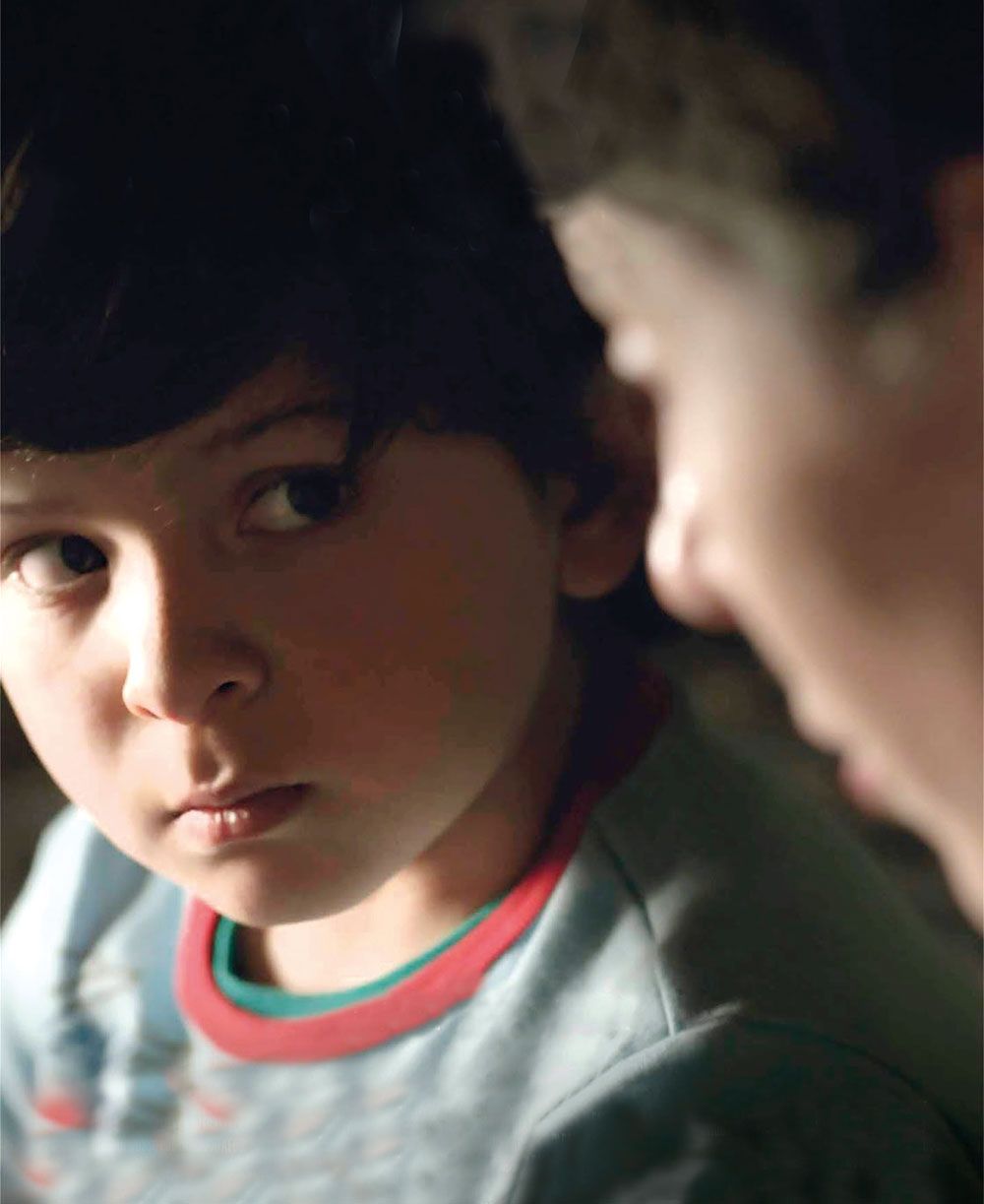 El director Carlos Sorín encontró en un pueblo fueguino a este niño de 9 años, que de pedir facturas para saciar el hambre pasó a ser protagonista de su filme.&nbsp;