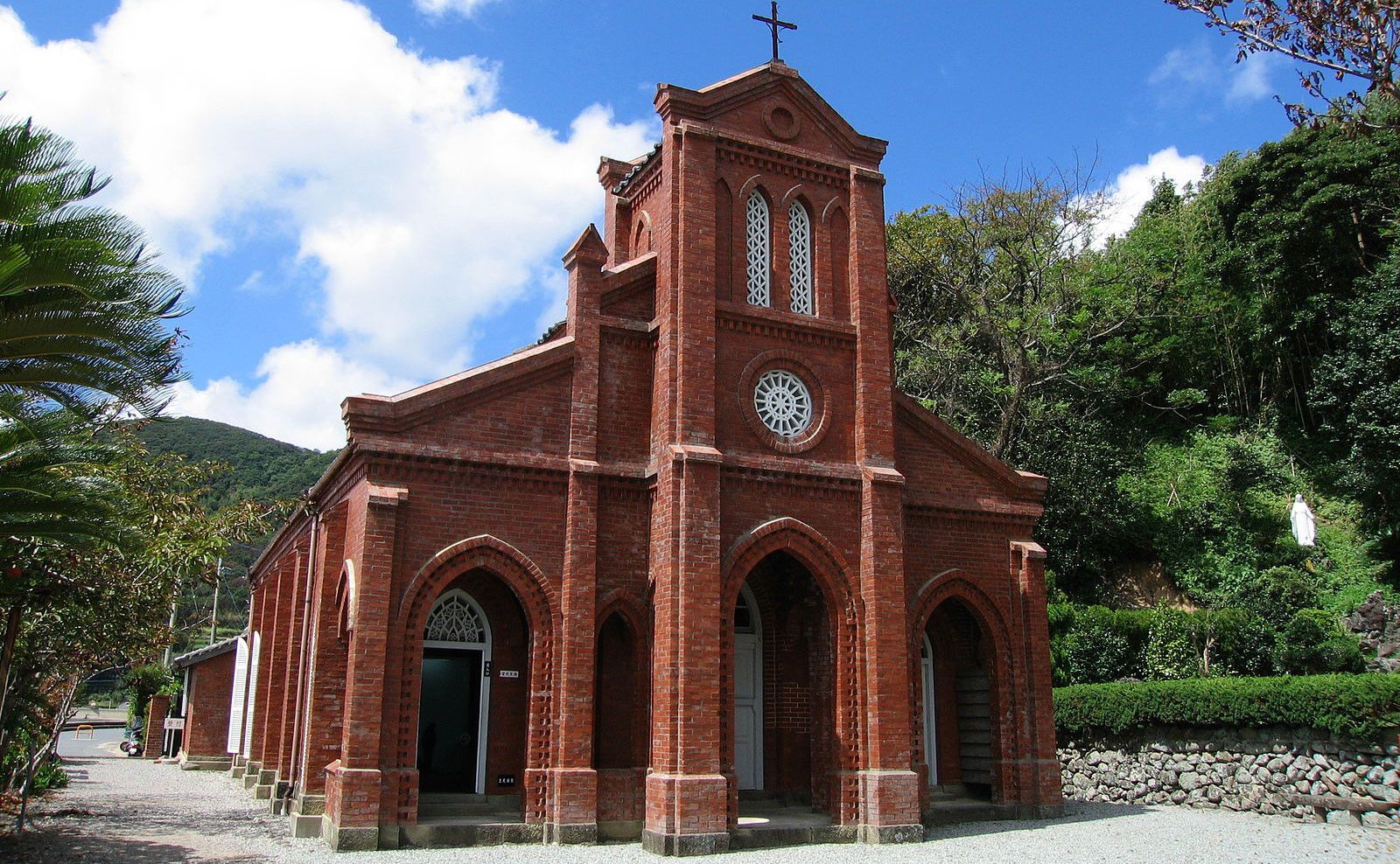 Iglesia católica Douzaki, Nagasaki, Japón                                                       /                                             wikipedia.org / Sapphire123 / CC BY-SA 3.0