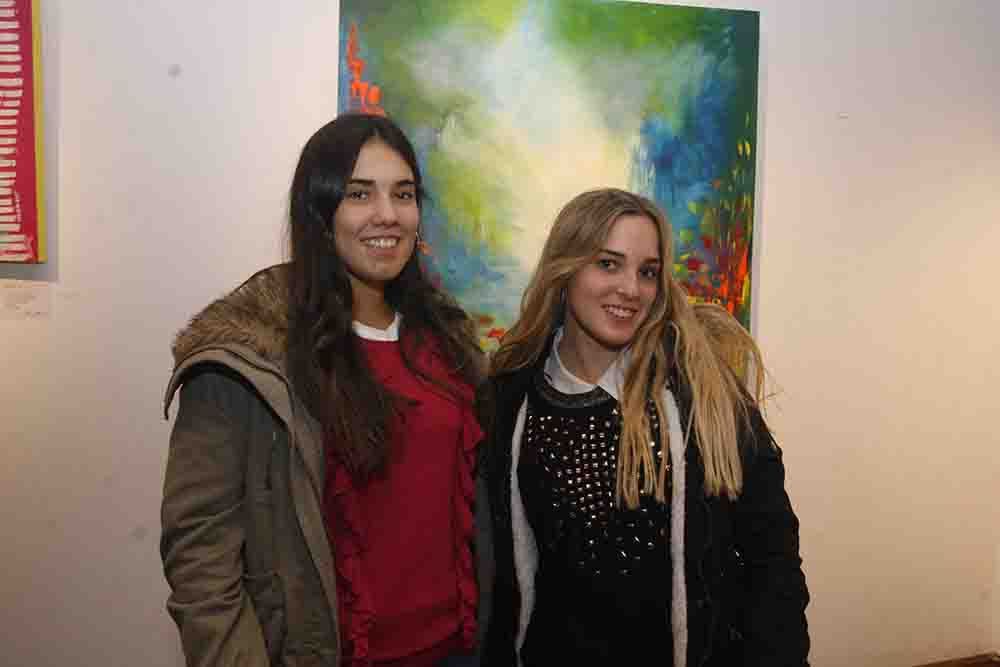 Lucia Sánchez y Camila Arena, en la obra de Mariana Pelichone.