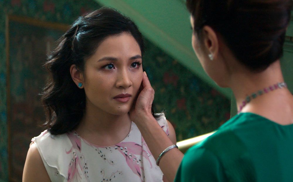 Constance Wu y Michelle Yeoh en Crazy Rich Asians. Foto: AP.