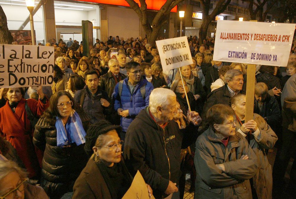 En pleno centro de Mendoza. Hubo reclamos contra la Justicia y, por supuesto, contra Cristina. Foto: Fernando Martínez / Diario UNO.&nbsp;