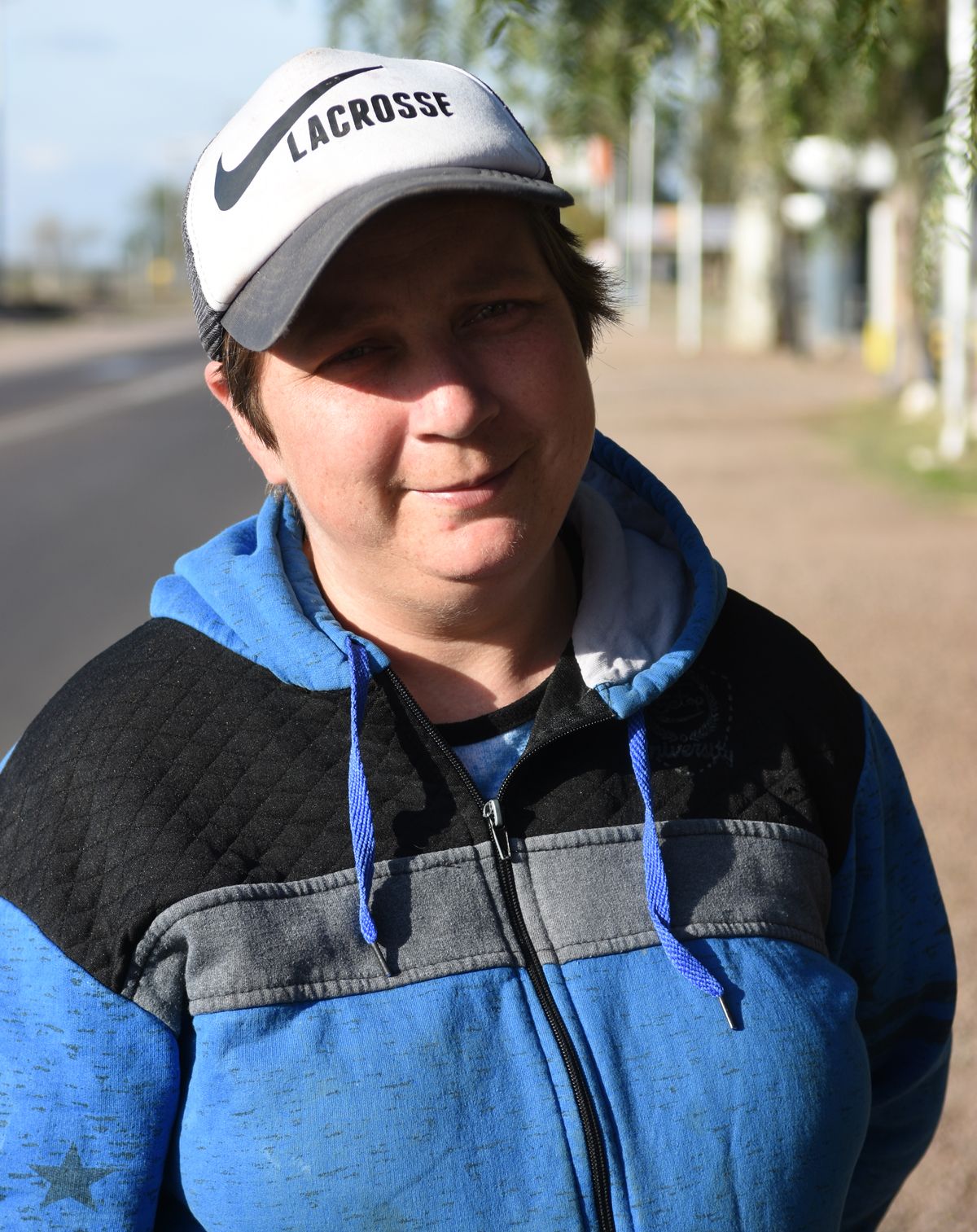 Nos favorece a todos este cierre, porque los autos se quedan del lado de la Panamericana, que es donde trabajamos. Los vecinos lo pidieron (Maribel Echegaray, vecina y cuidadora de coches)