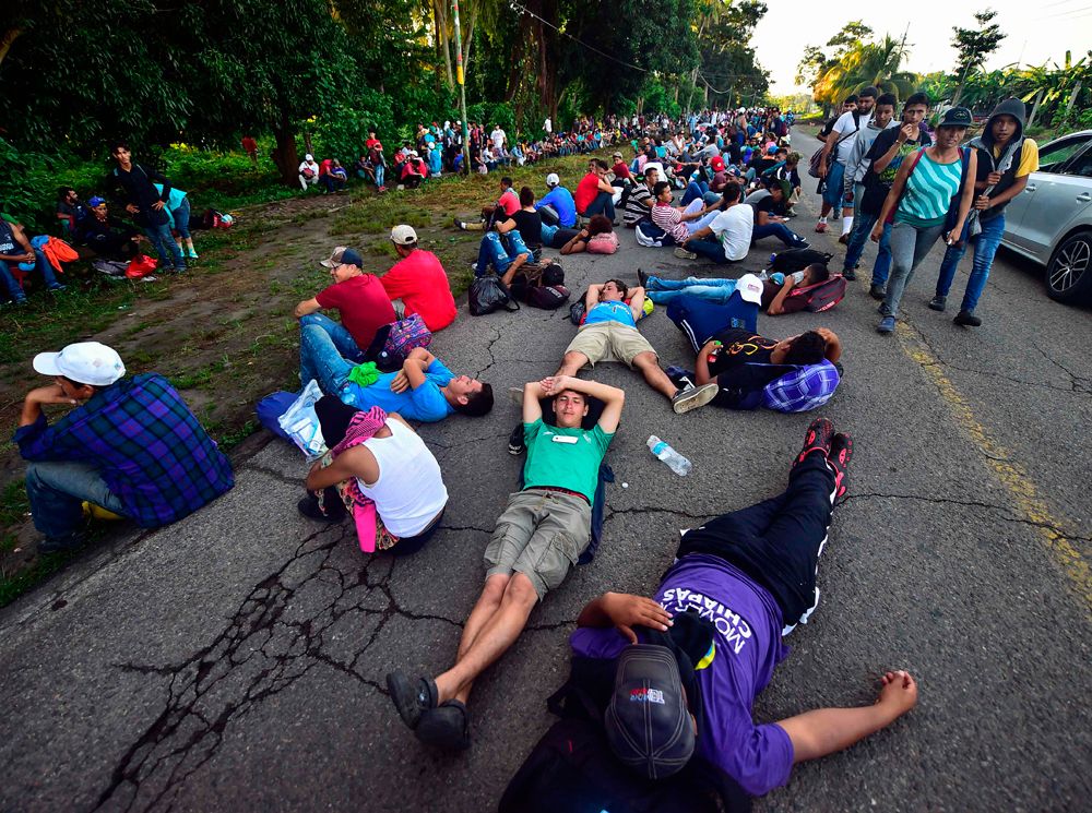 Buscando un futuro. De Honduras, Guatemala y El Salvador son la mayoría de los migrantes que buscarán ingresar en masa a Estados Unidos, que ya movilizó el Ejército. Foto: AP.
