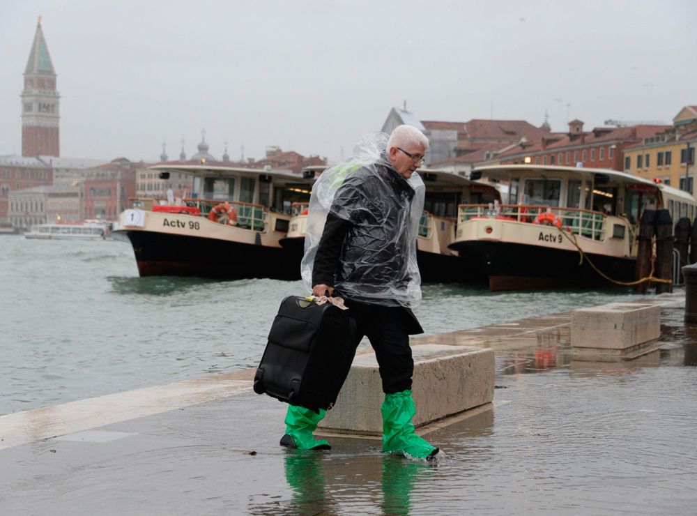 Venecia inundada... aún más si era esto posible. Foto: AP.