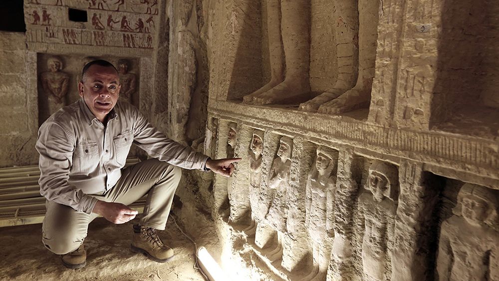 Estatuas en una tumba de 4.400 años recién hallada en Saqqara, Egipto, el 15 de diciembre de 2018. Foto RT