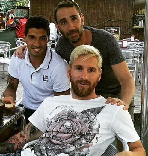 En esta foto se aprecia el nuevo tatuaje de la Pulga.