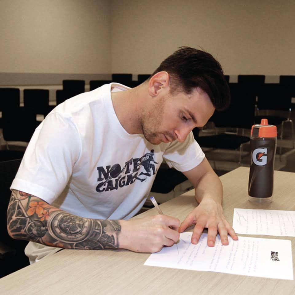 @LeoMessi