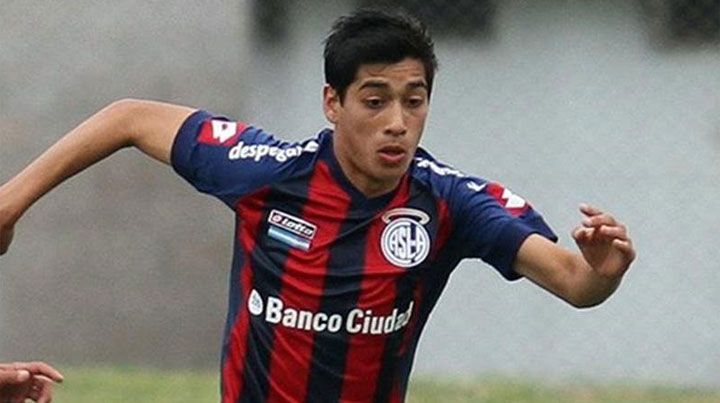 Santiago Camacho juega de enganches y es una de las promesas de San Lorenzo.