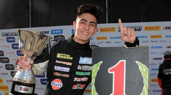 El 1. Danilo festeja su primera victoria en una categoría de nivel nacional.