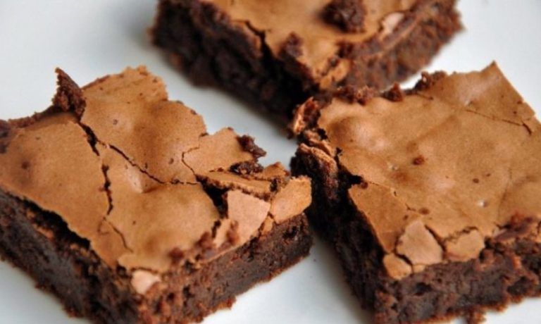 Brownie, una receta fácil y económica para hacer en cuarentena