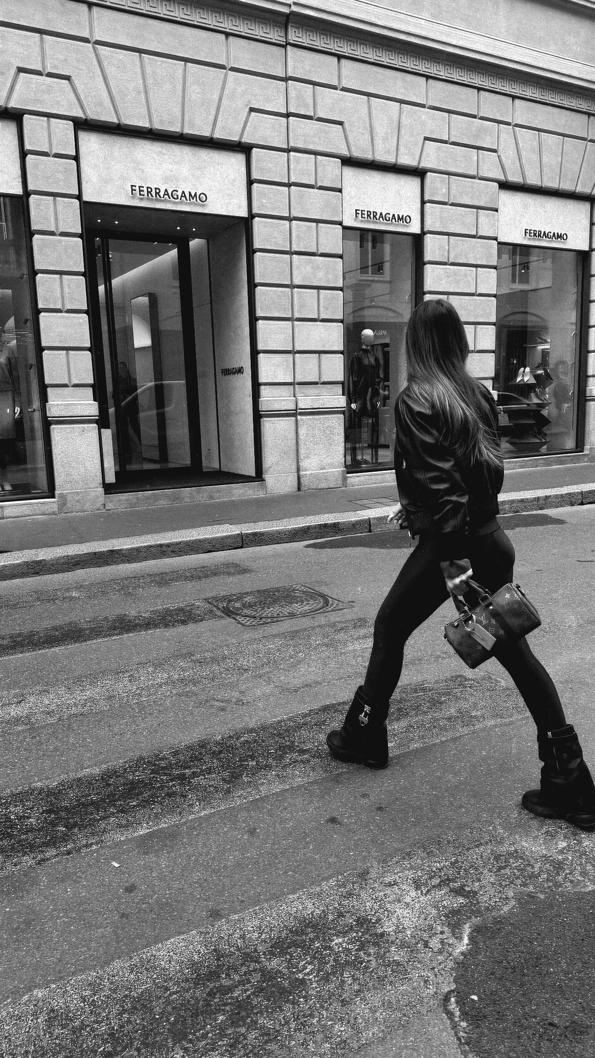 La China Su&aacute;rez lleg&oacute; a Mil&aacute;n.