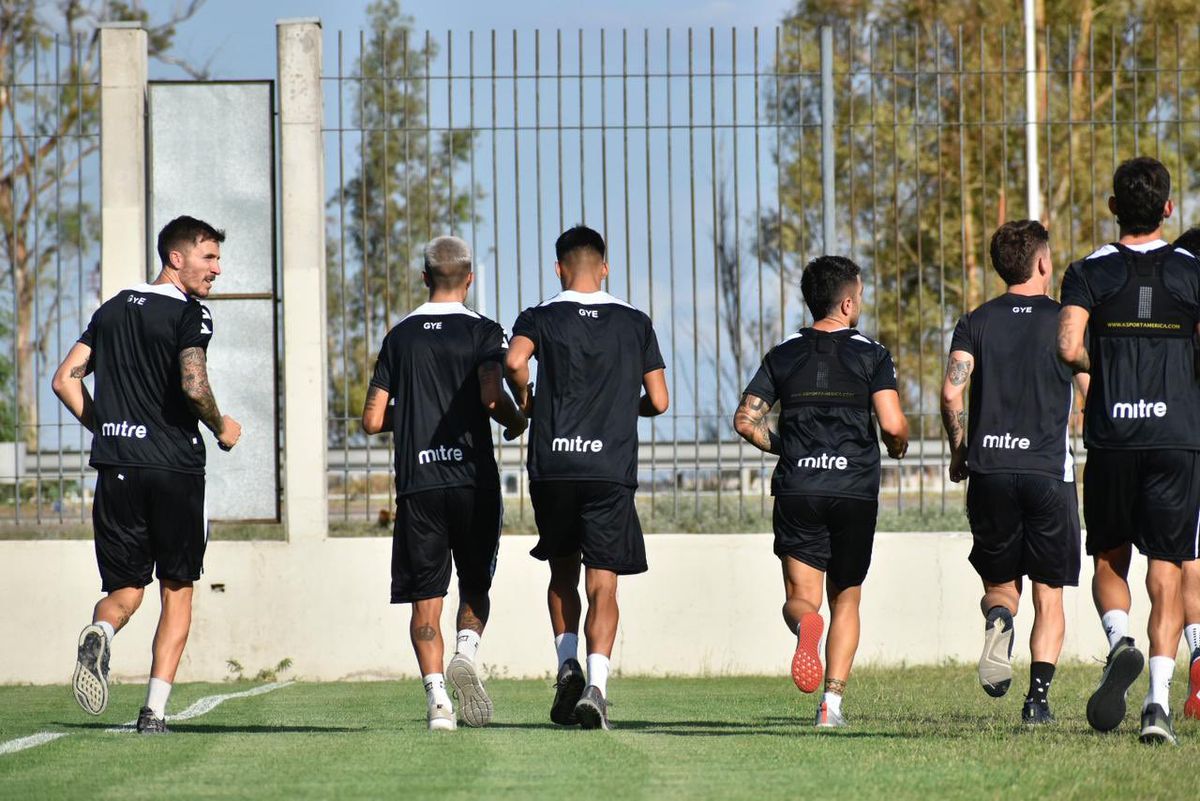 Gimnasia y Esgrima sigue entrenando en El Plumerillo y sumó a un