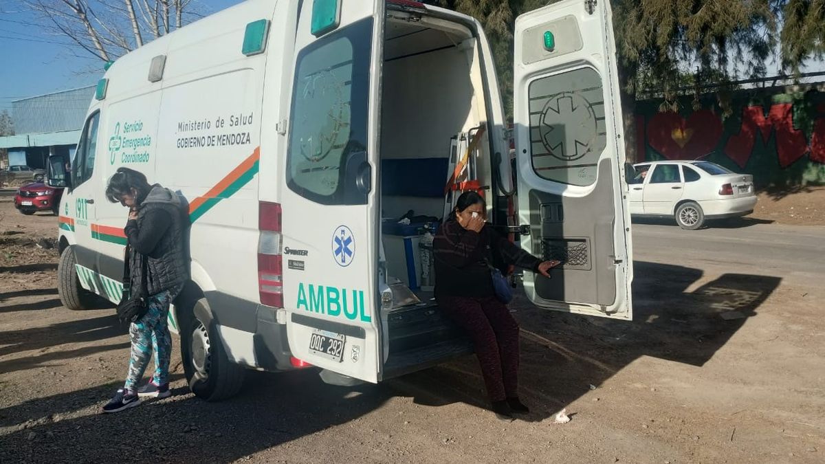 El micro salió de Lavalle y se accidentó al llegar a Las Heras. Los pasajeros indicaron que salió sin frenos. El micro salió de Lavalle y se accidentó al llegar a Las Heras. Los pasajeros indicaron que salió sin frenos.