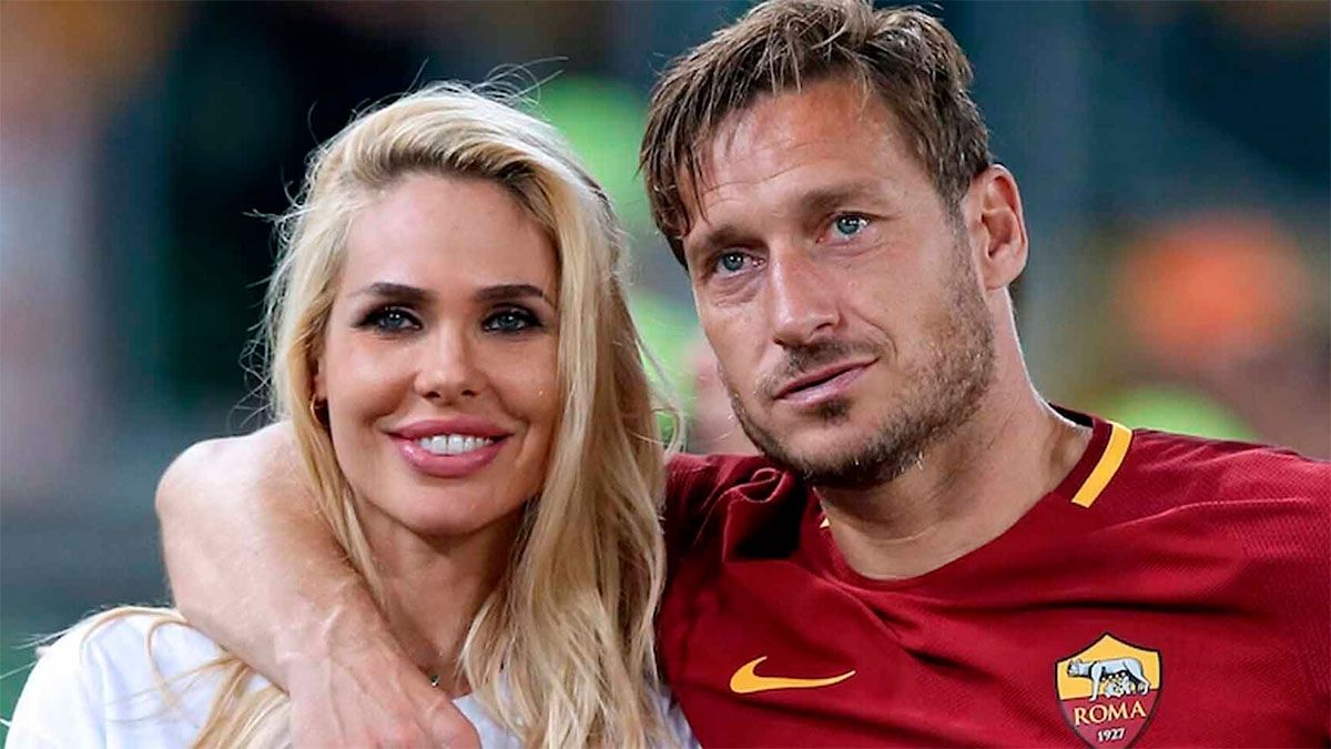Totti se retiró a los 40 años luego de 24 años de carrera en una historia de amor con Roma. Totti se retiró a los 40 años luego de 24 años de carrera en una historia de amor con Roma.