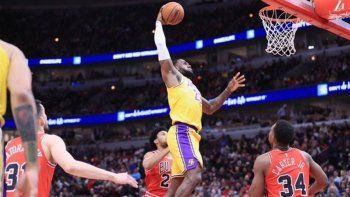 Los Angeles Lakers brillaron con LeBron James y lograron el sexto triunfo consecutivo