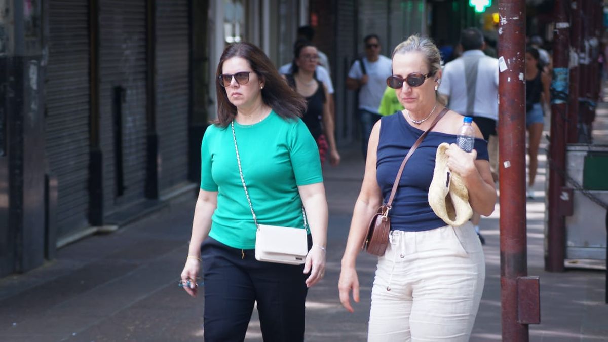 Este viernes se presentará caluroso durante el día y en la tarde- noche se espera la ocurrencia de la tormenta de Santa Rosa. Este viernes se presentará caluroso durante el día y en la tarde- noche se espera la ocurrencia de la tormenta de Santa Rosa.