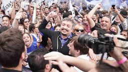 Máximo Kirchner junto a Anabel Fernández Sagasti.