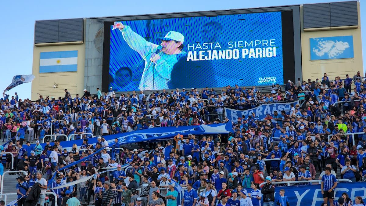 Alejandro Parigi, quien falleció a los 58 años, fue homenajeado por su querido Godoy Cruz.
