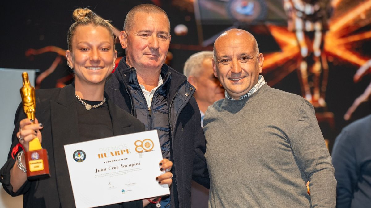 Uno de los momentos más emotivos fue el Premio Huarpe de automovilismo para Juan Cruz Yacopini. Uno de los momentos más emotivos fue el Premio Huarpe de automovilismo para Juan Cruz Yacopini.