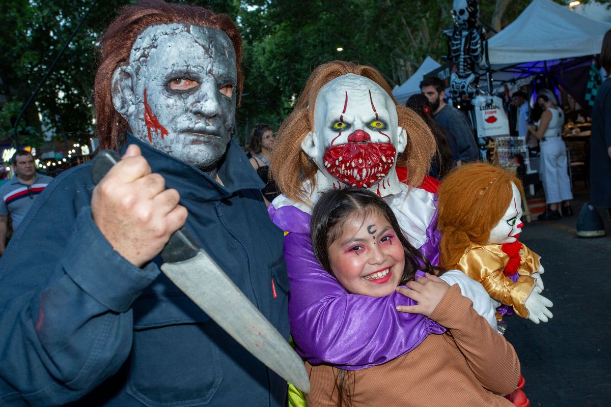 Familias completas asistieron el jueves a Halloween en la Arístides. Familias completas asistieron el jueves a Halloween en la Arístides.