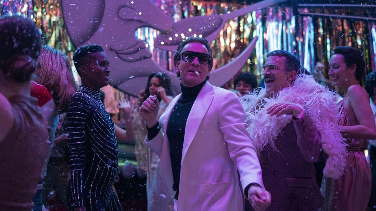 Netflix tiene una serie que protagoniza Ewan McGregor.