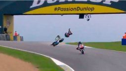 el hermano de valentino rossi sufrio un fuerte accidente