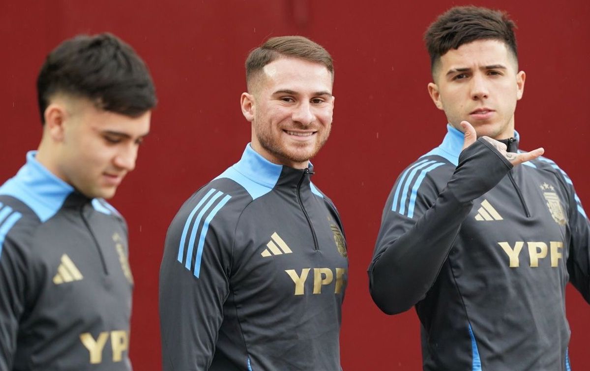 Alexis y Enzo (acá con Buonanotte) serían titulares este martes.