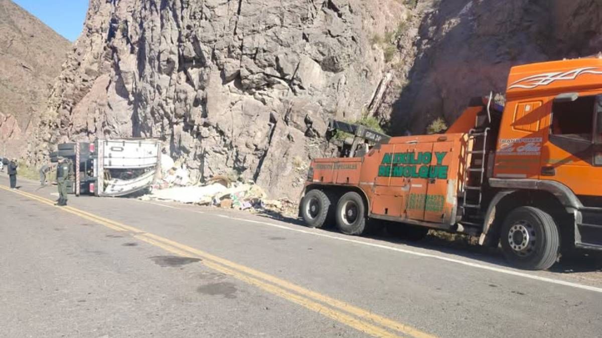 Corte de tránsito en Uspallata. Colas y demoras de hasta 3 horas para volver a la provincia.