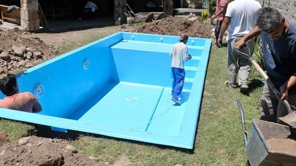 La pileta en casa, una buena opción para pasar los meses de vacaciones en pandemia.
