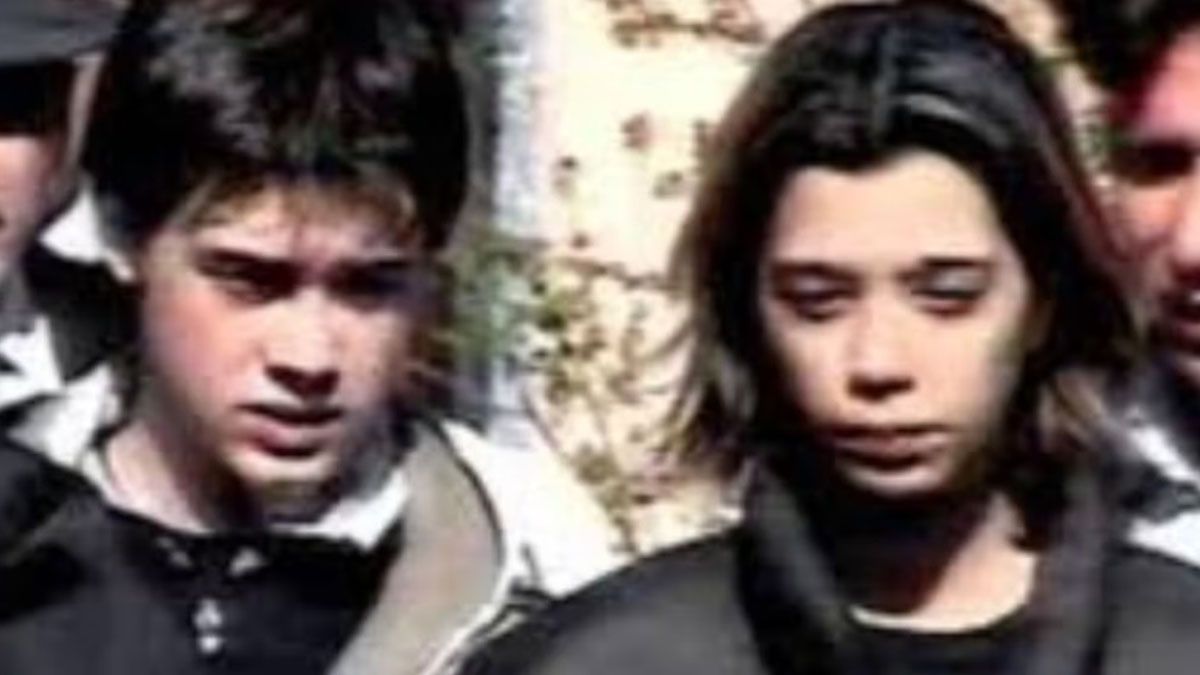 Una adolescente de 16 años asesinó a su madre y a su hermanito de 11 años con la ayuda de su novio, e intentaron simular un robo.