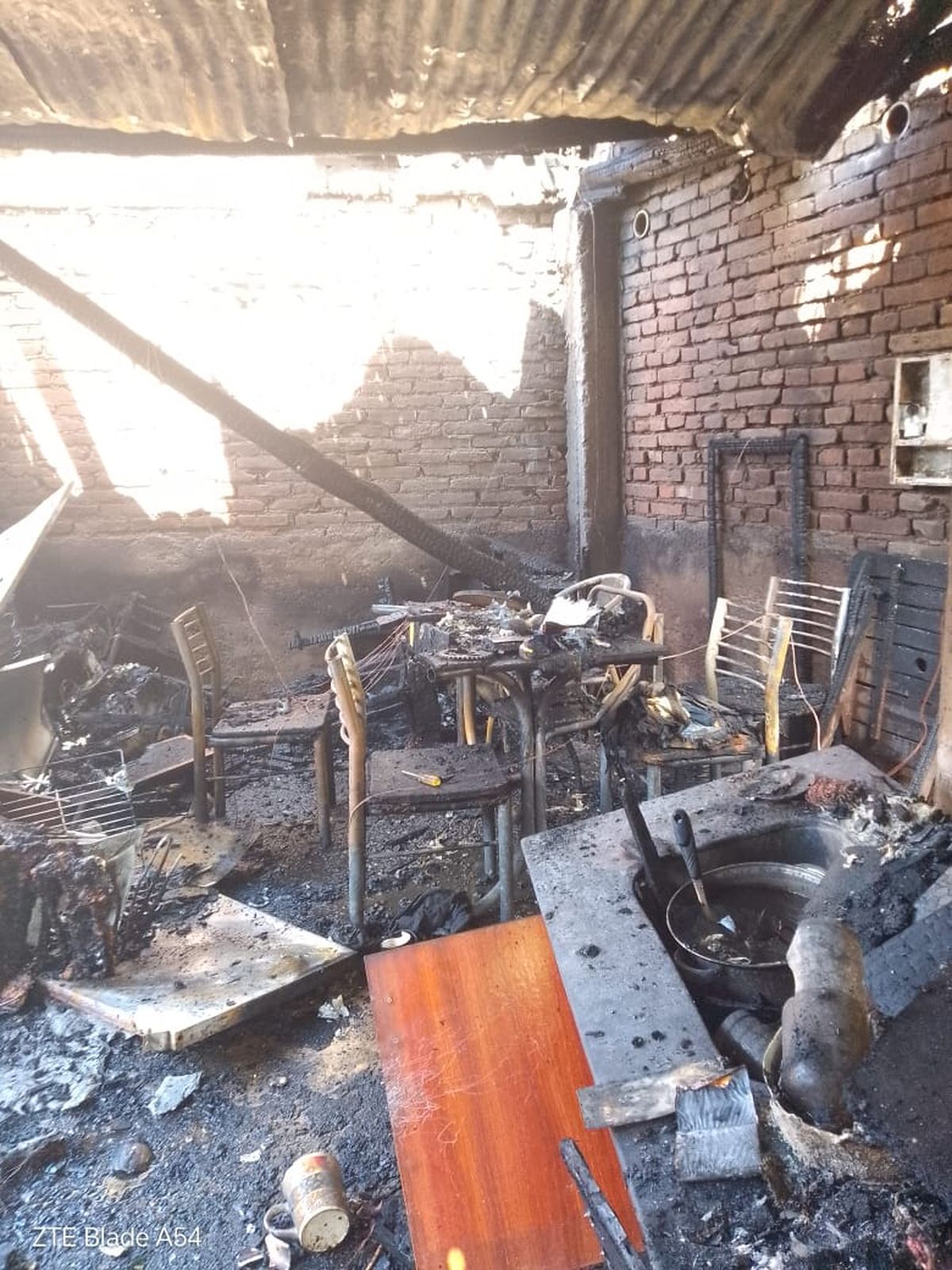 Los daños por el incendio en las tres casas fueron totales (imagen ilustrativa).