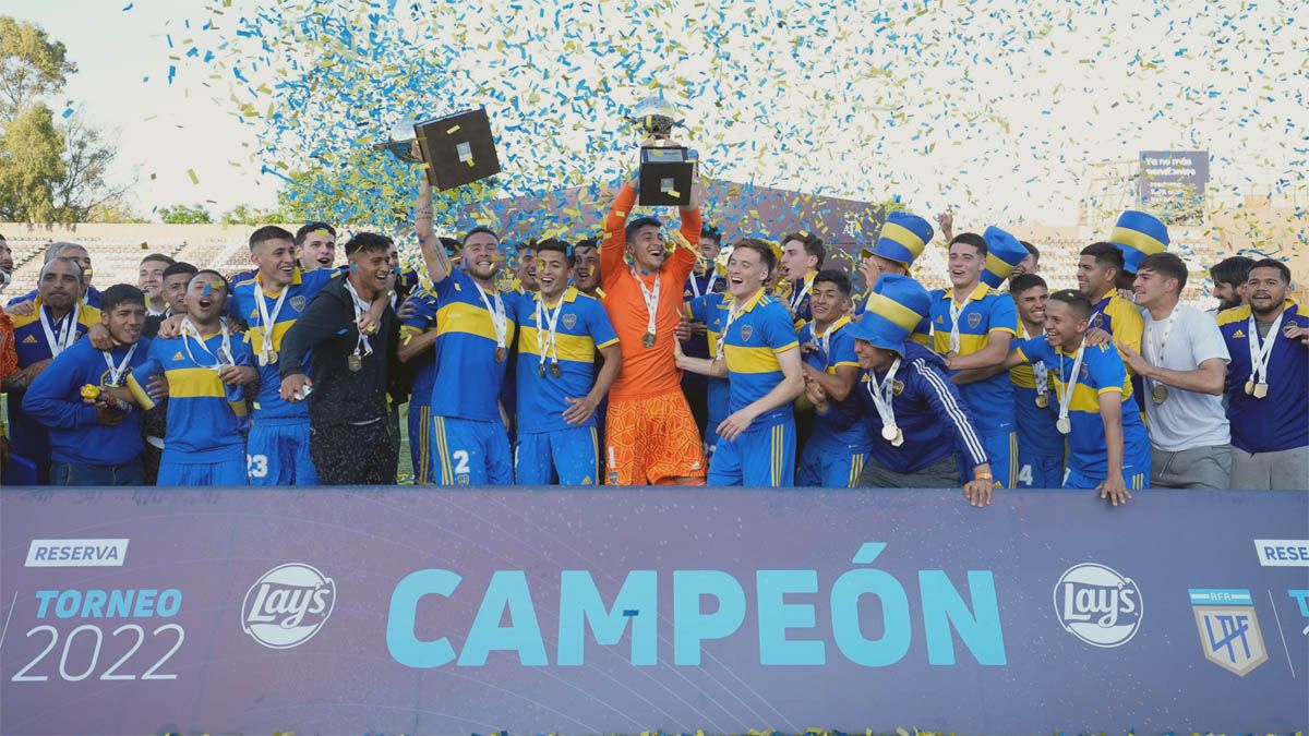 Boca se adjudicó el Trofeo de Campeones en la categoría Reserva, tras vencer a Lanús. Hubo escándaño.