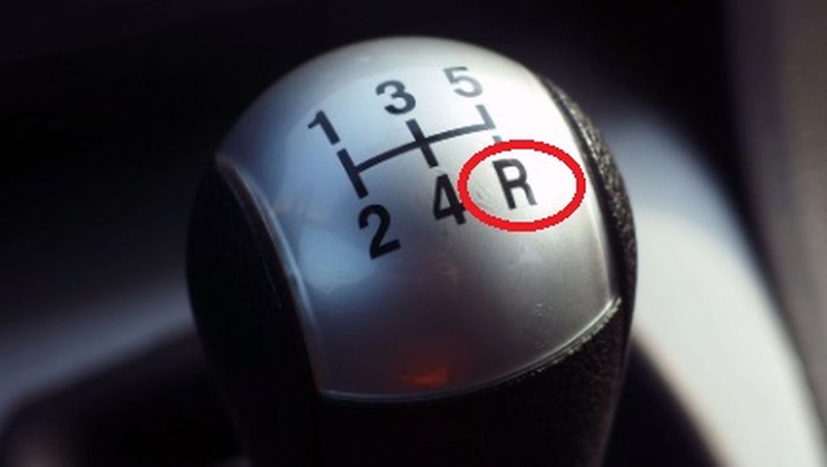 Conducir en reversa est&aacute; reservado para contadas ocasiones, seg&uacute;n la Ley de tr&aacute;nsito.