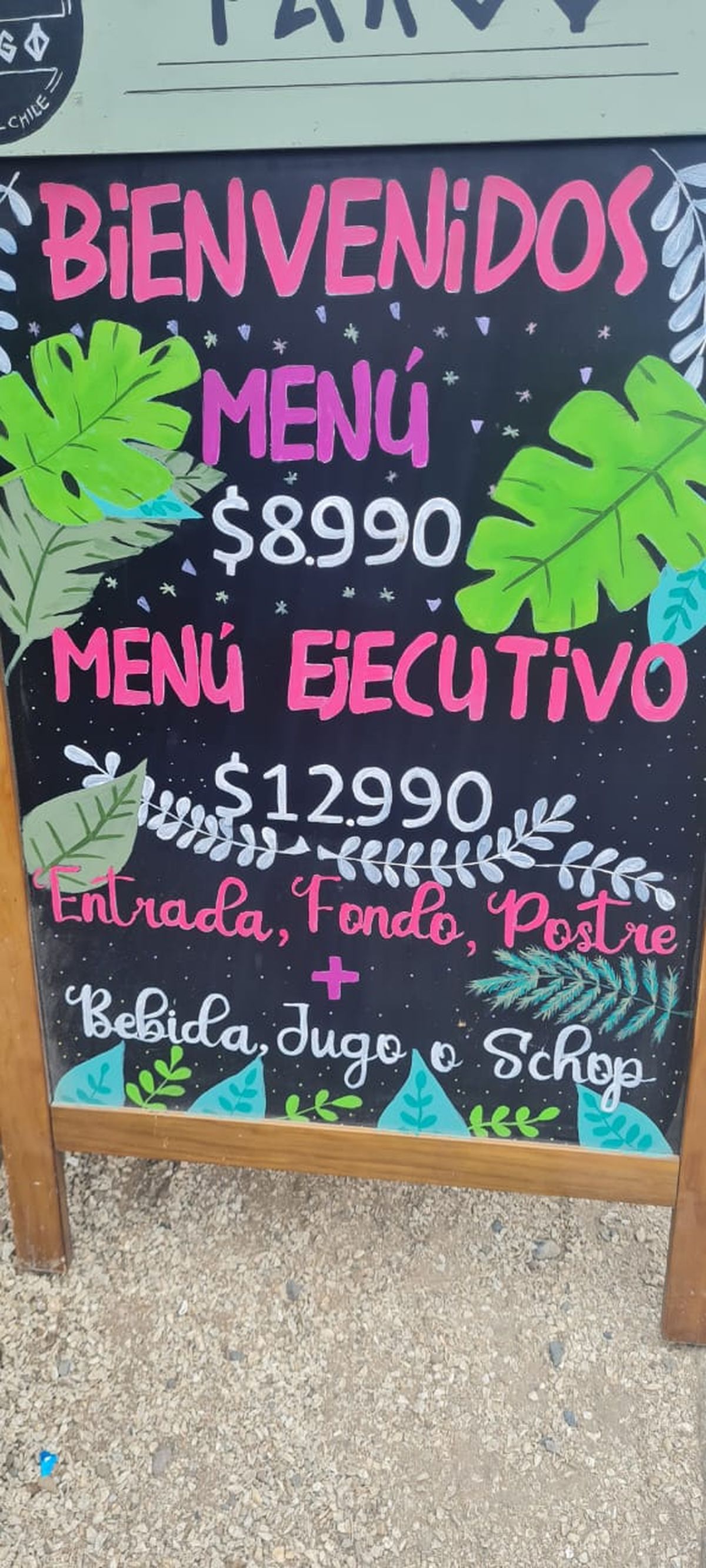 Menú y valores para comer en la playa. Menú y valores para comer en la playa.