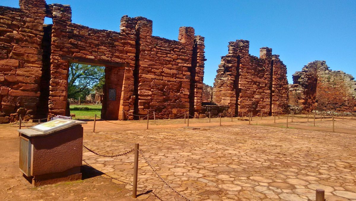 Las misiones jesuíticas fueron establecimientos fundados por los jesuitas en América del Sur entre los siglos XVII y XVIII, principalmente en la región guaraní