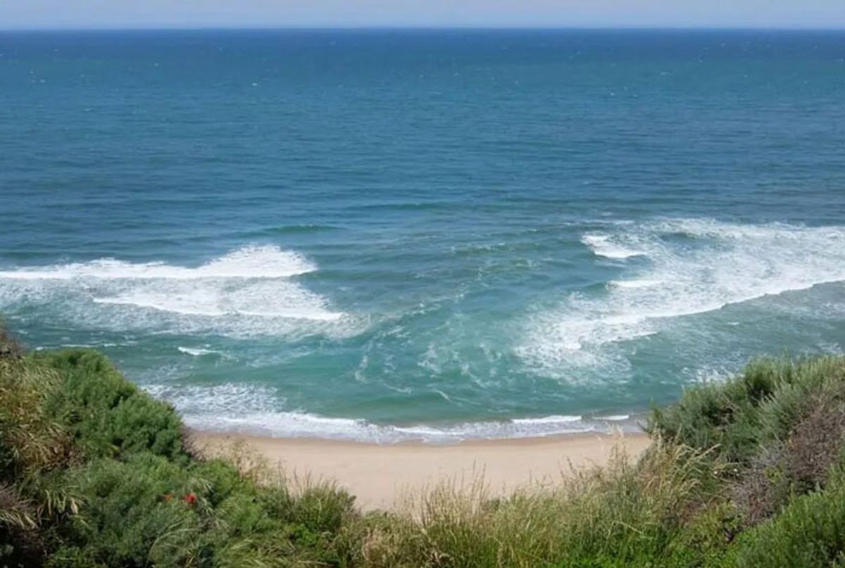 En las playas es común encontrar fuertes corrientes.