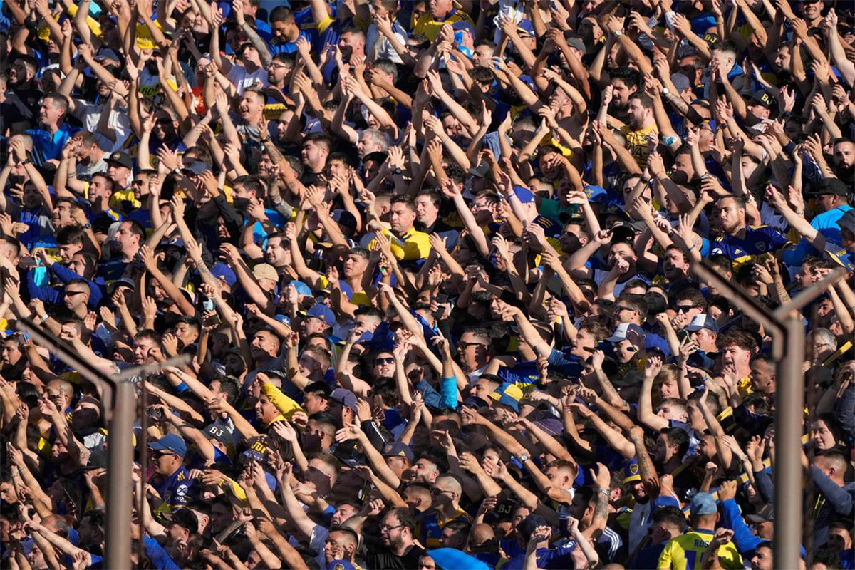 Los hinchas de Boca coparon la Bombonera.