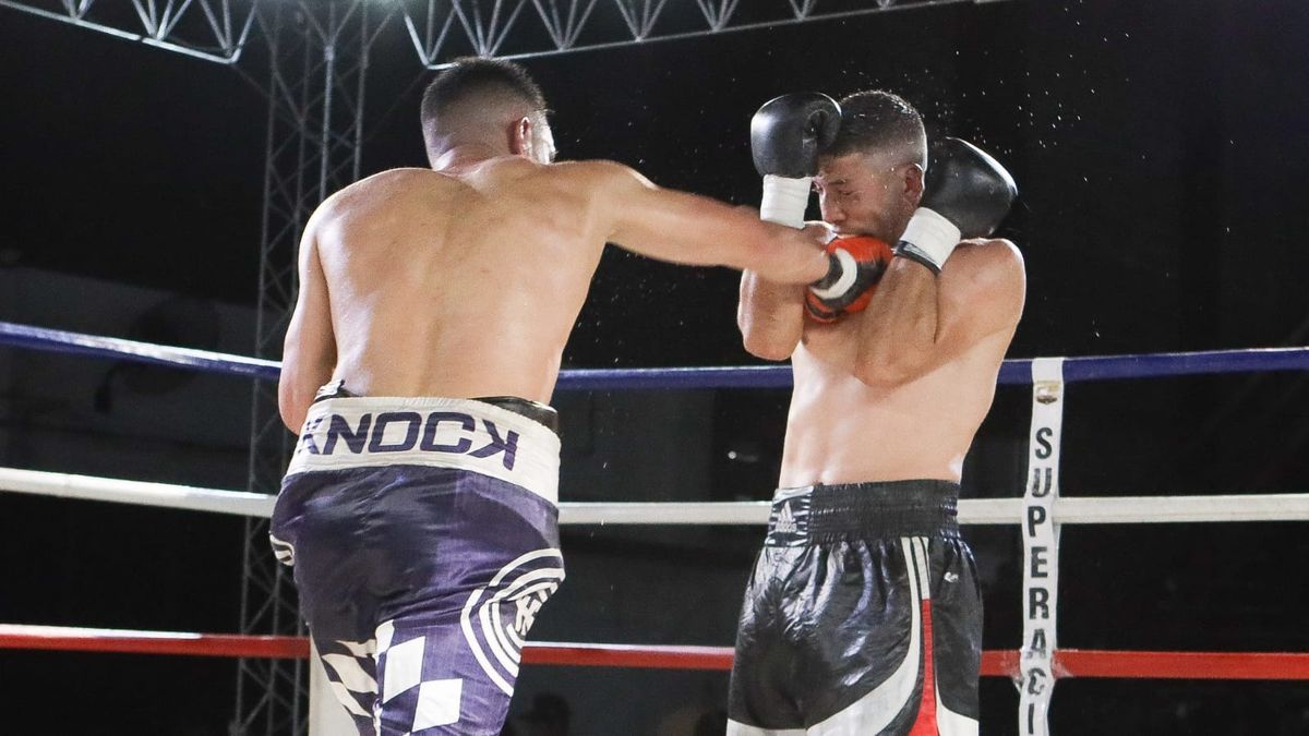 Alexis Alaniz tuvo sentido a Galesi al comienzo de la pelea con un bombazo recto de mano derecha. Alexis Alaniz tuvo sentido a Galesi al comienzo de la pelea con un bombazo recto de mano derecha.