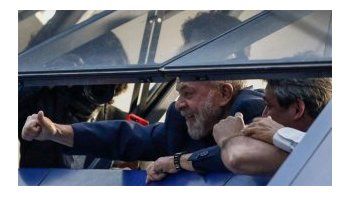 Lula da Silva pasó la noche en un improvisado 