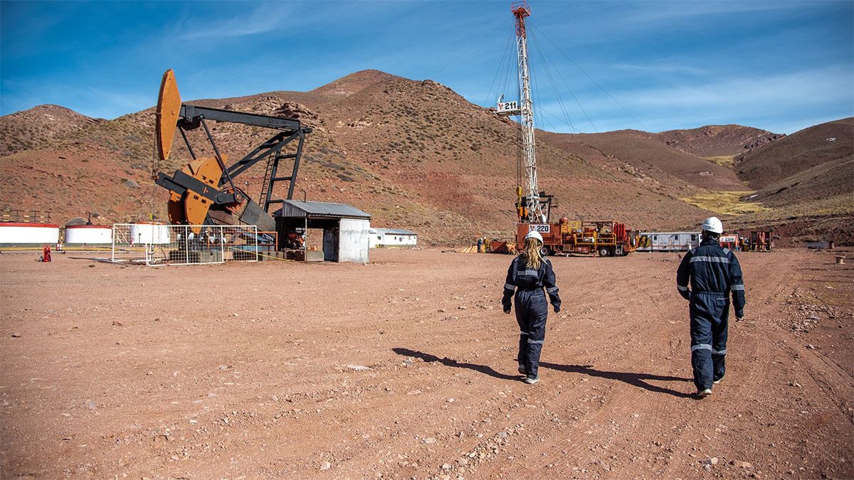 YPF negoció tres áreas petroleras en Mendoza. Se trata de zonas de explotación maduras de las que la estatal busca desprenderse para enfocarse en las que le sean más rentable.