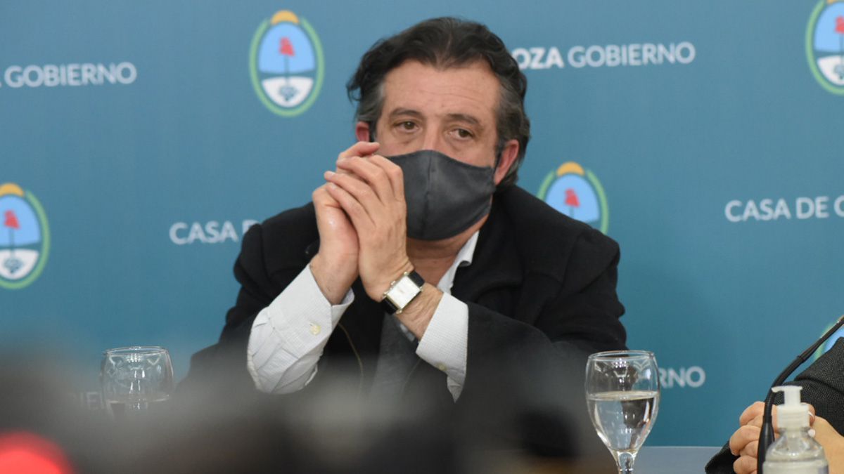 El ministro de Gobierno, Víctor Ibáñez, aseguró que se acatará el fallo de la Justicia que obliga a reabrir paritarias, pero advirtió que no están dadas las condiciones para dar un aumento salarial.