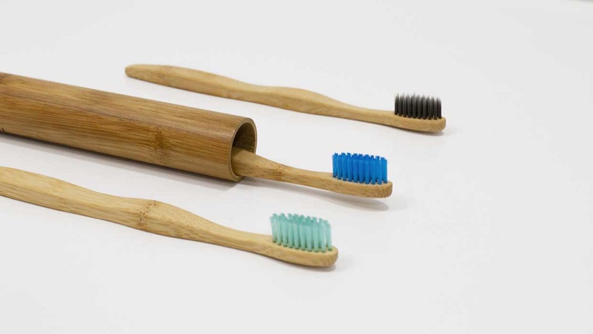 Los cepillos de sientes de bamb & uacute; son biodegradables