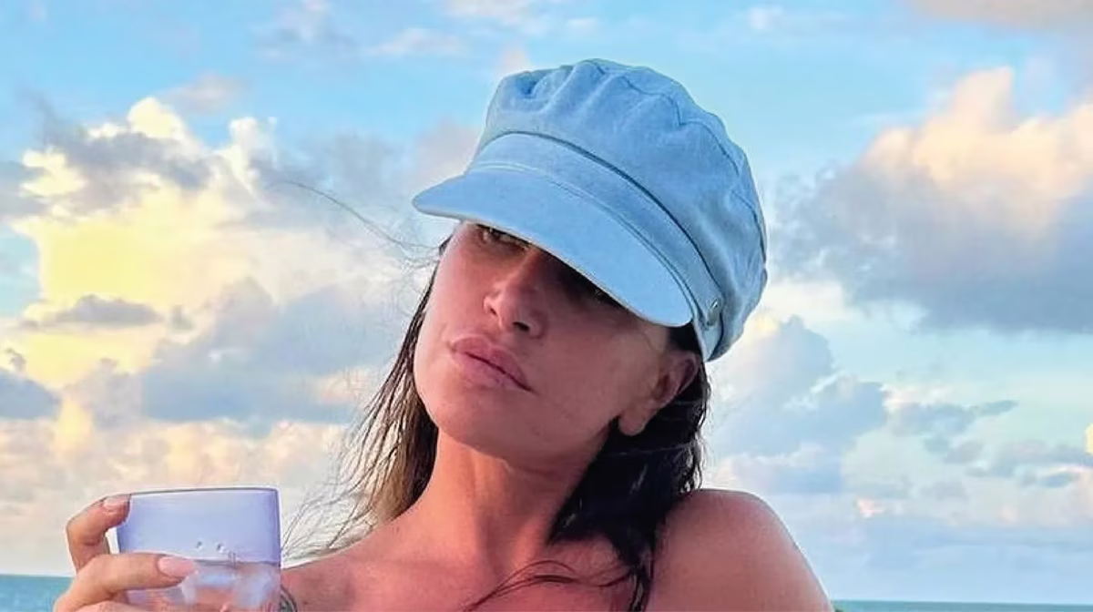 Florencia Peña imbatible con su cowboy cavado: taparrabos XS, sombrerito vaquero y más