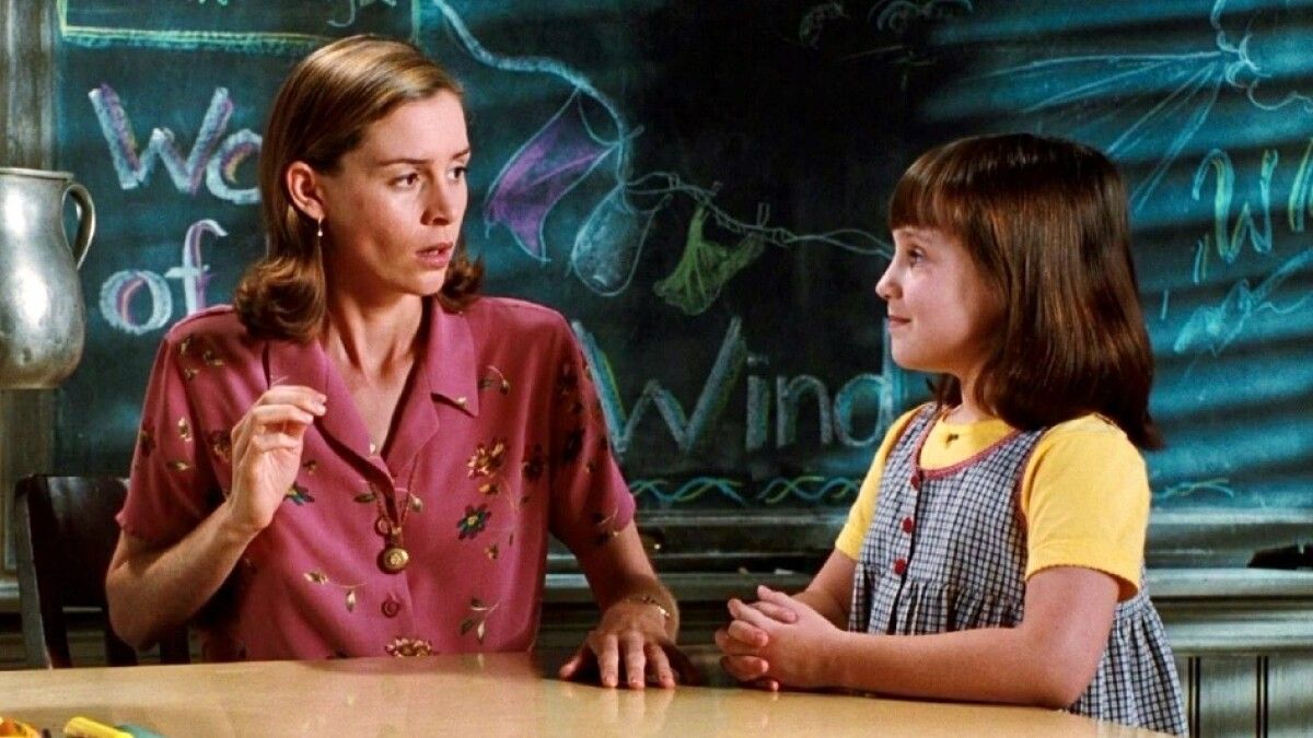 Respirá hondo al ver cómo luce la maestra Miel de Matilda, 27 años después